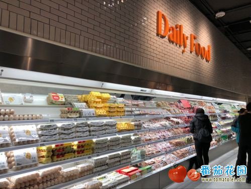 京东首家线下生鲜超市7FRESH开业 未来感十